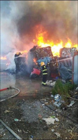 Incendio ecoballe Battipaglia