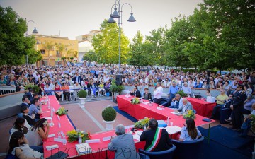 Bellizzi-Mimmo-Volpe-Consiglio-Comunale-in-Piazza