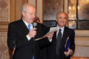 Giuseppe Ursini premia De Luca