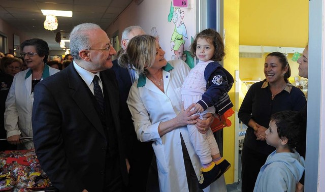 De-Luca-alla-Pediatria-del-San-Leonardo