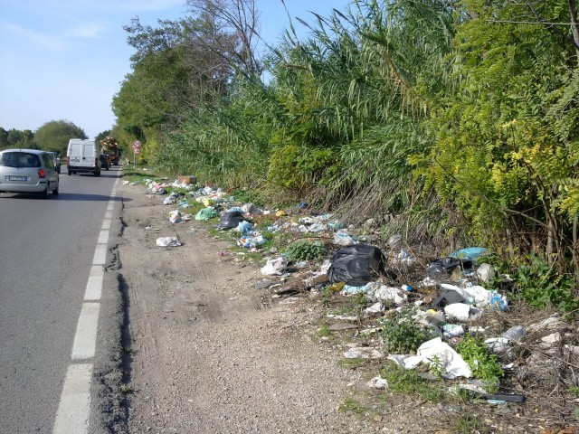 Discariche a cielo aperto SS19-eboli-Battipaglia