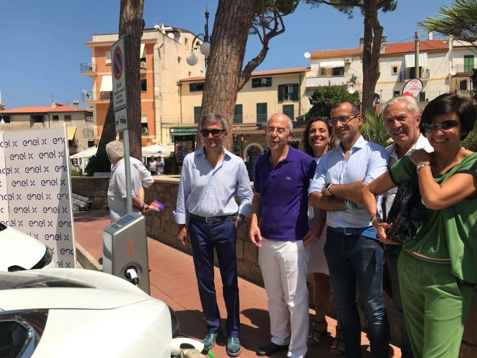 Convergenze SpA-Inaugurazione colonnina ricarica veicoli elettrici-Castellabate