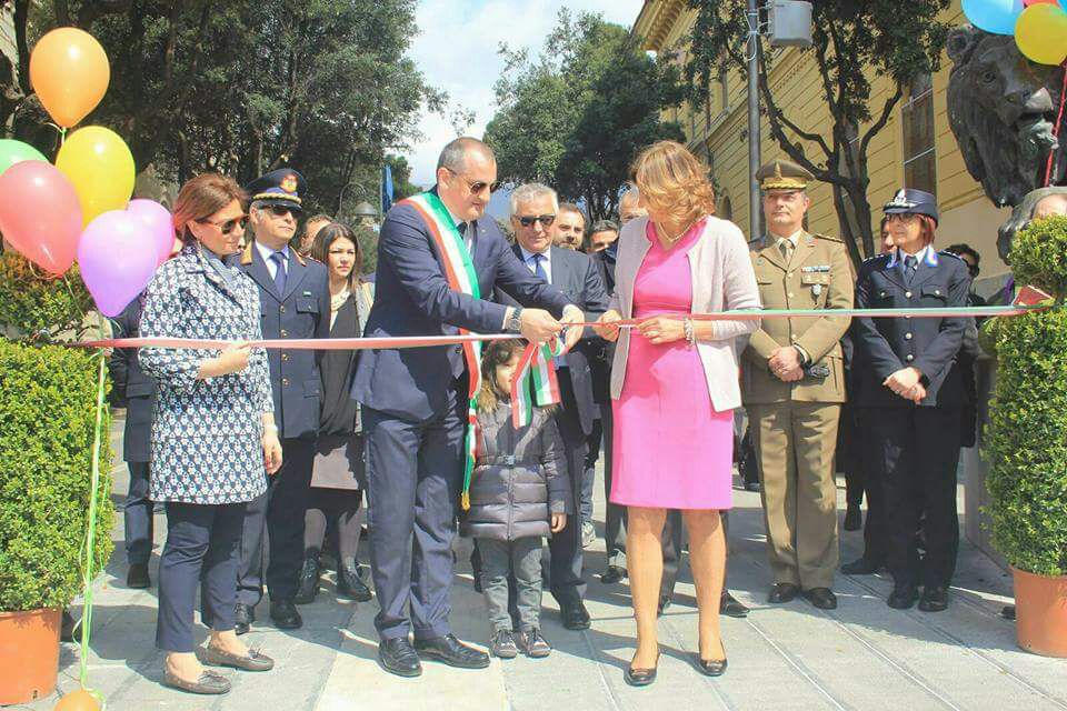 Eboli-piazza Luigi Pezzullo-inaugurazione-Massimo Cariello-Mary Pezzullo