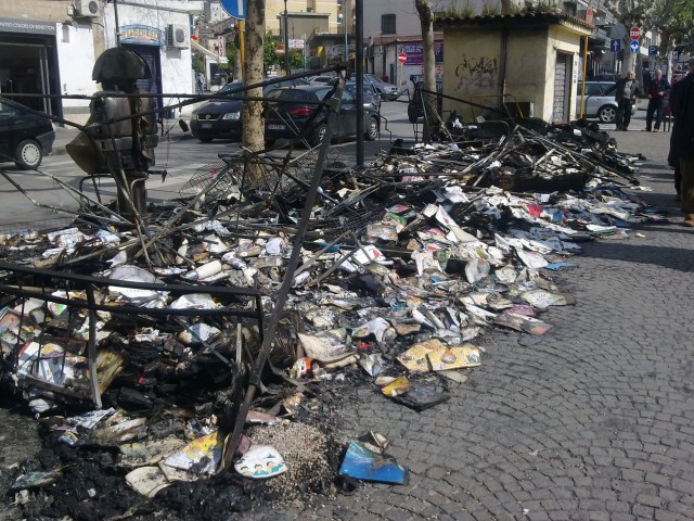 La Bancarella distrutta