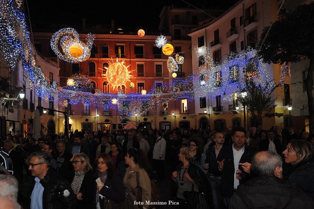 Luci-dartista-2014-Piazza-Flavio-Gioia.