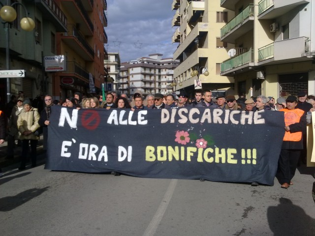 No discarica corteo foto politicademente 