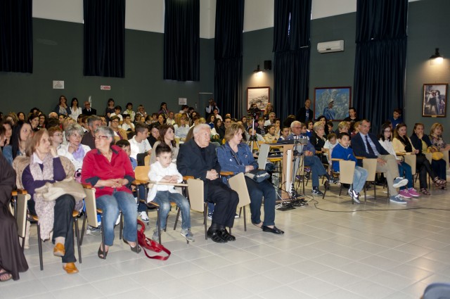  Premiazione Mirabella-I. C. Giacinto Romano-Eboli-Pubblico.