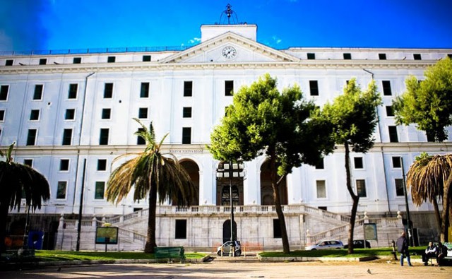 Reale-Albergo-dei-poveri-Napoli.j
