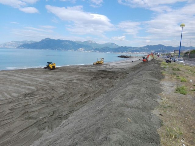 Salerno-Pulizia Spiagge cittadine