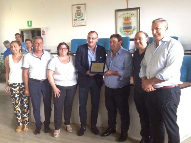 Sindaco di Eboli Cariello consegna riconoscimento a Santino Bellina-Pioniere IV Gamma