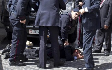 attentatore-montecitorio-bloccato-dai-carabinieri