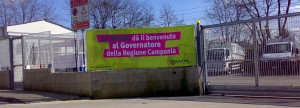 Cartellone ai cancelli della Sarim