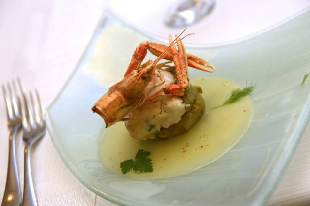 taverna-falanghina-cuore-di-carciofo-ripieno-con-ricotta-di-bufala-scampi-e-limone-