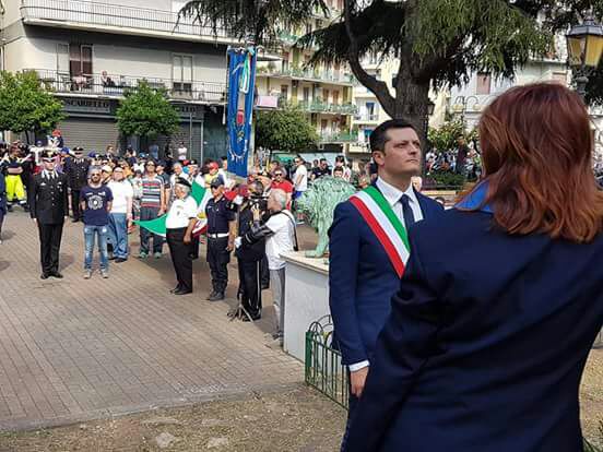 Festa Repubblica-tozzi-depone corona-battipaglia2